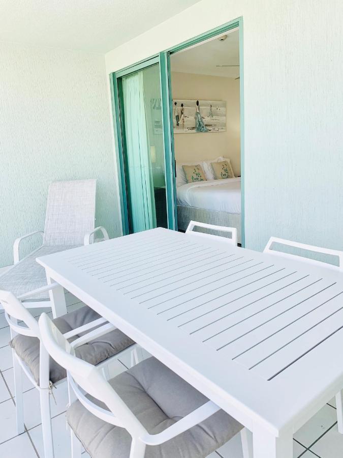Emerald Sands Holiday Apartments Surfers Paradise Exterior photo