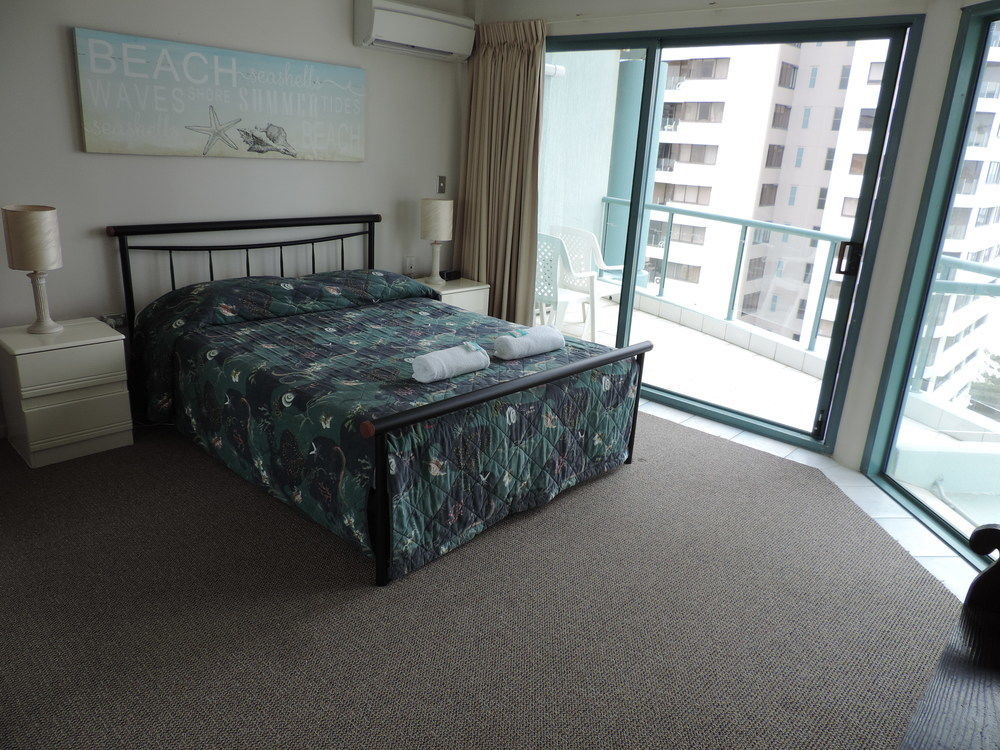 Emerald Sands Holiday Apartments Surfers Paradise Exterior photo